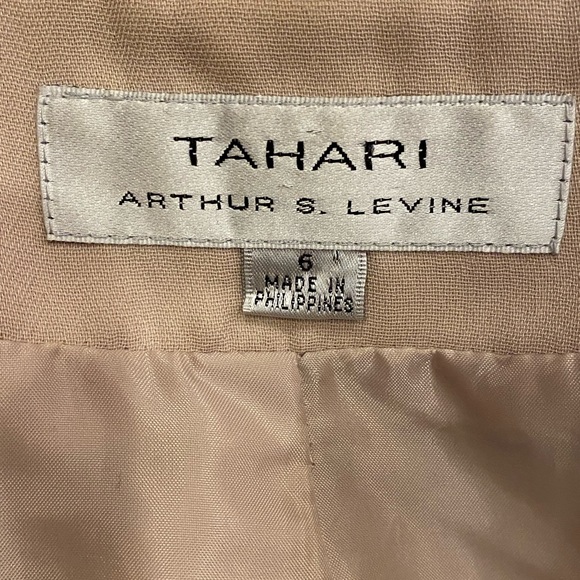 Tahari Womens Tan Blazer w Silver Buttons & Brown Contrast Stitching / Size 6 - Picture 11 of 15